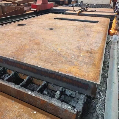 EN 10025-2 S355J2+N IS2062 30*1220*2440MM Sıcak Vallası Çelik Plakası Farklı Boyutlara Kesim