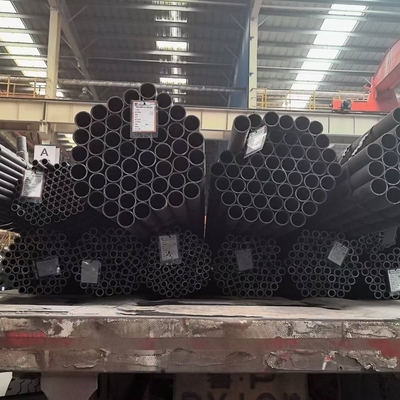 Alaşımlı Dikişsiz Çelik Boru 48x5mm ASTM A-335 Sınıf T5 P5 Sch40 ASME B36.10M L = 6000mm