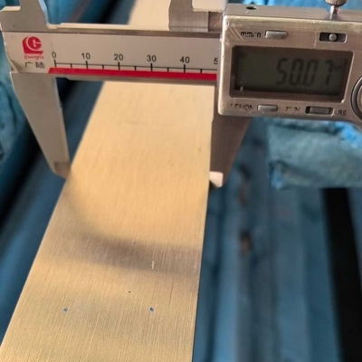 Sıcak olarak yuvarlanmış SS 304 Düz Çubuk 304 Paslanmaz Çelik Düz Çubuk 4*50*6000mm